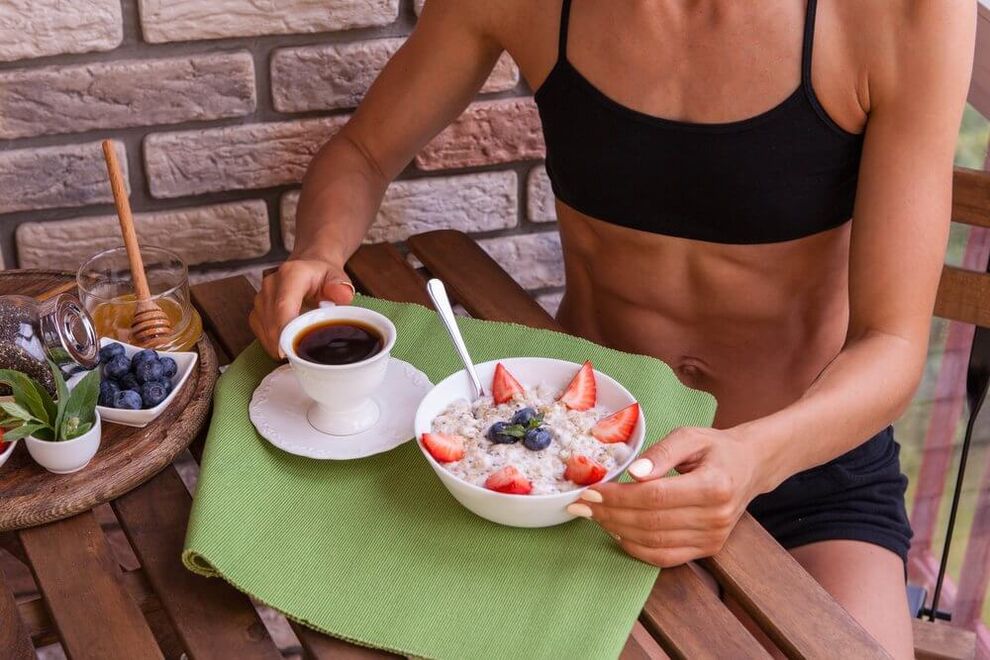 Lorsqu'il s'agit de perdre du poids, le petit-déjeuner est le repas le plus important de la journée. 
